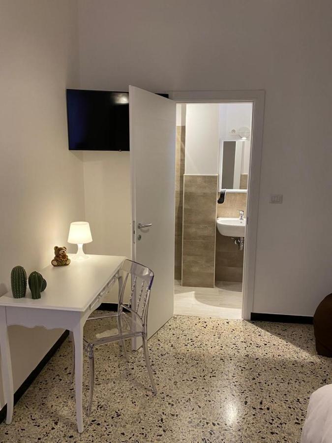 Deluxe Double Room with Ensuite Bathroom,1000148568:JPEG