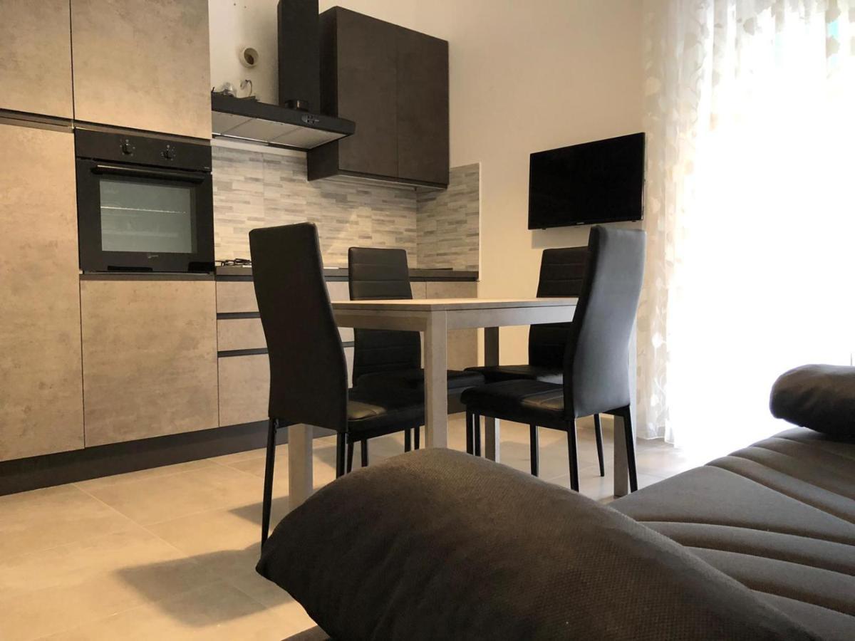 One-Bedroom Apartment,1001915607:JPEG