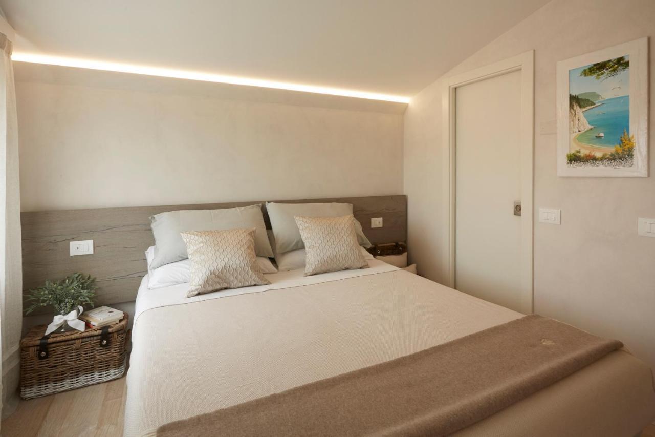 Deluxe Room,1006489381:JPEG