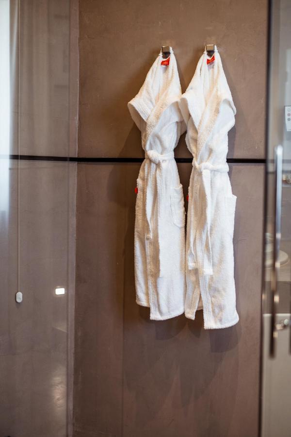 Queen Suite with Spa Bath,1007997304:JPEG