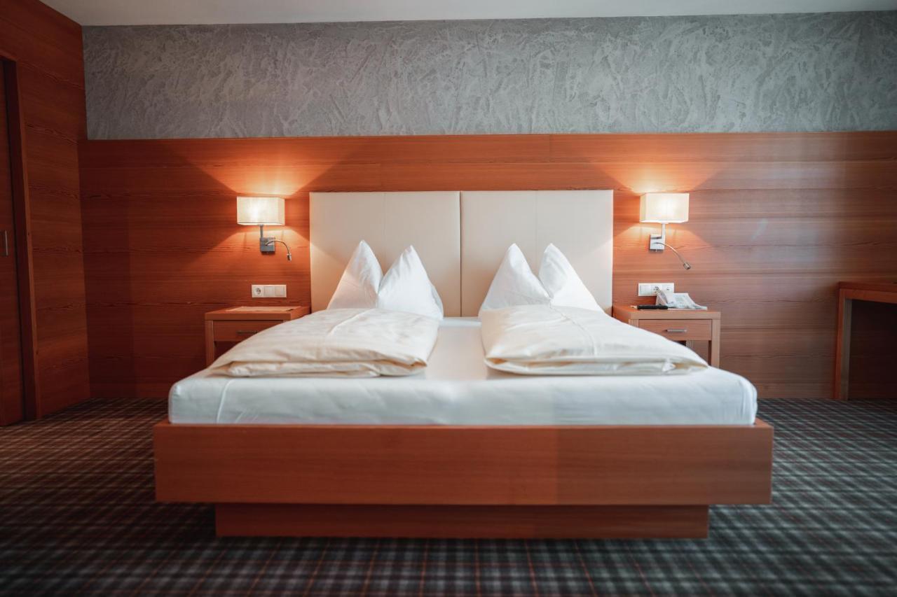 Suite,1534129897:JPEG