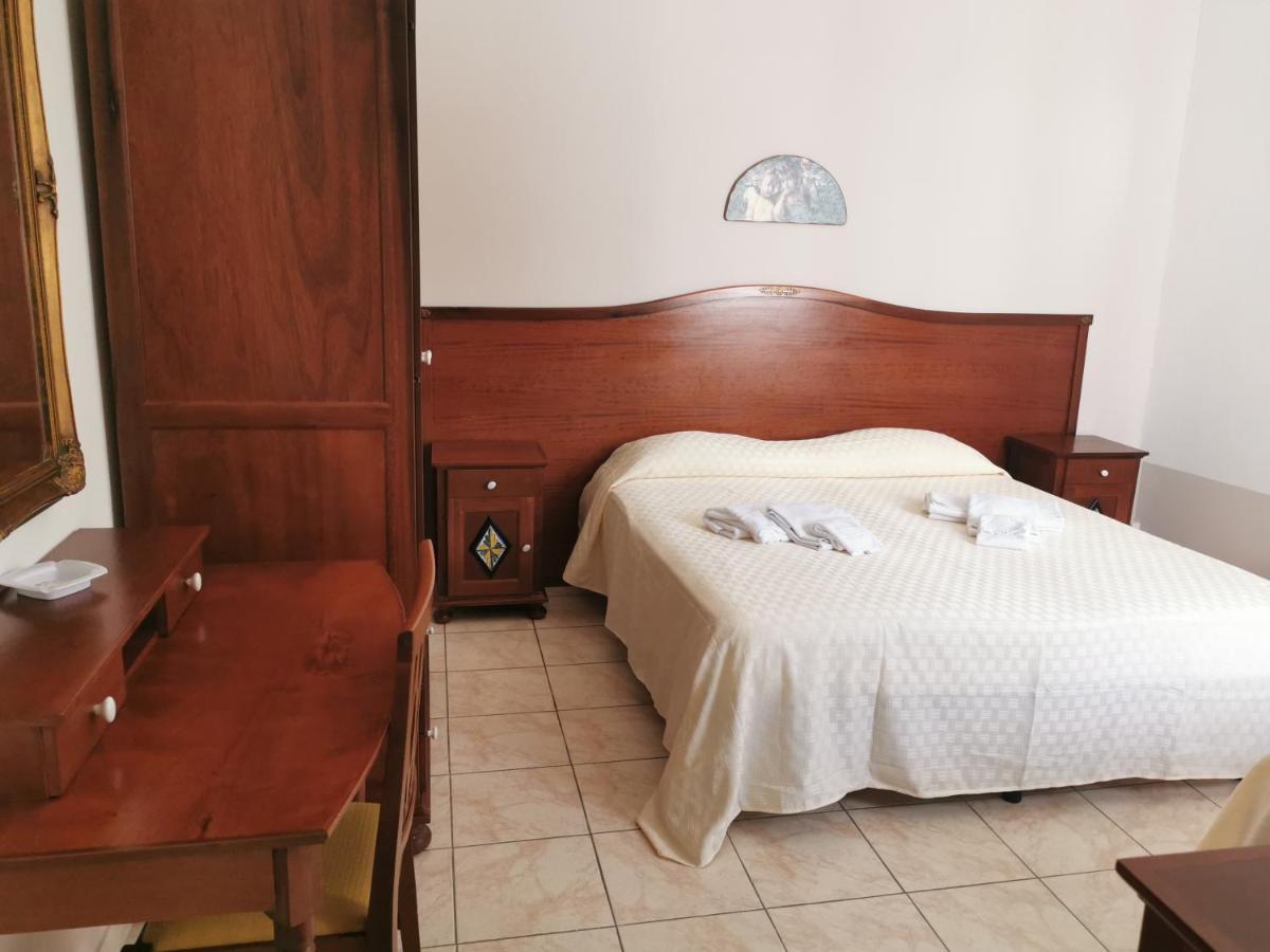 Driepersoonskamer met Eigen Badkamer