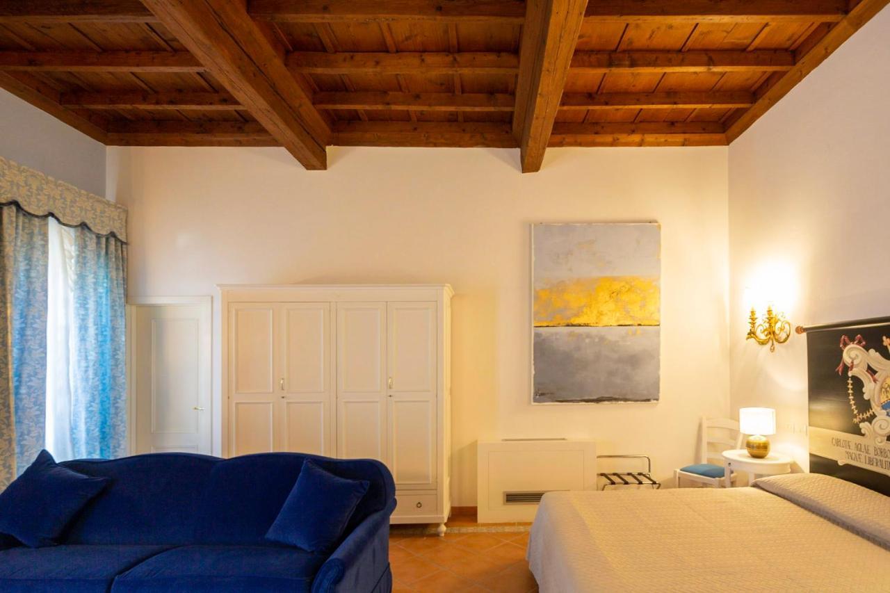 Suite,1014538987:JPEG