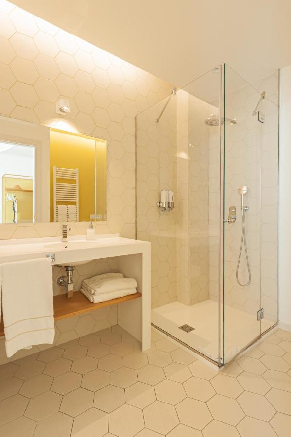 Deluxe Doppelzimmer mit seitlichem Meerblick