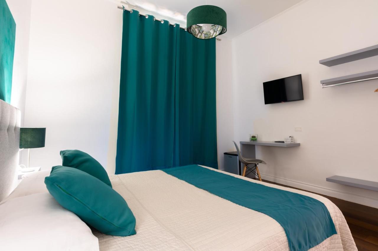 Double or Twin Room Private Bathroom