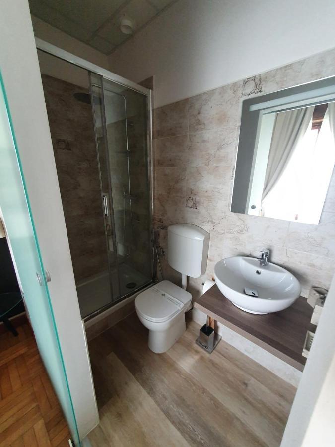 Quadruple Room with Private Bathroom