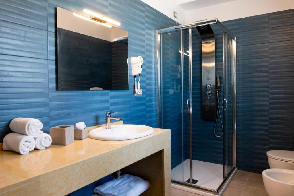 Standard Double or Twin Room,1023827518:JPEG