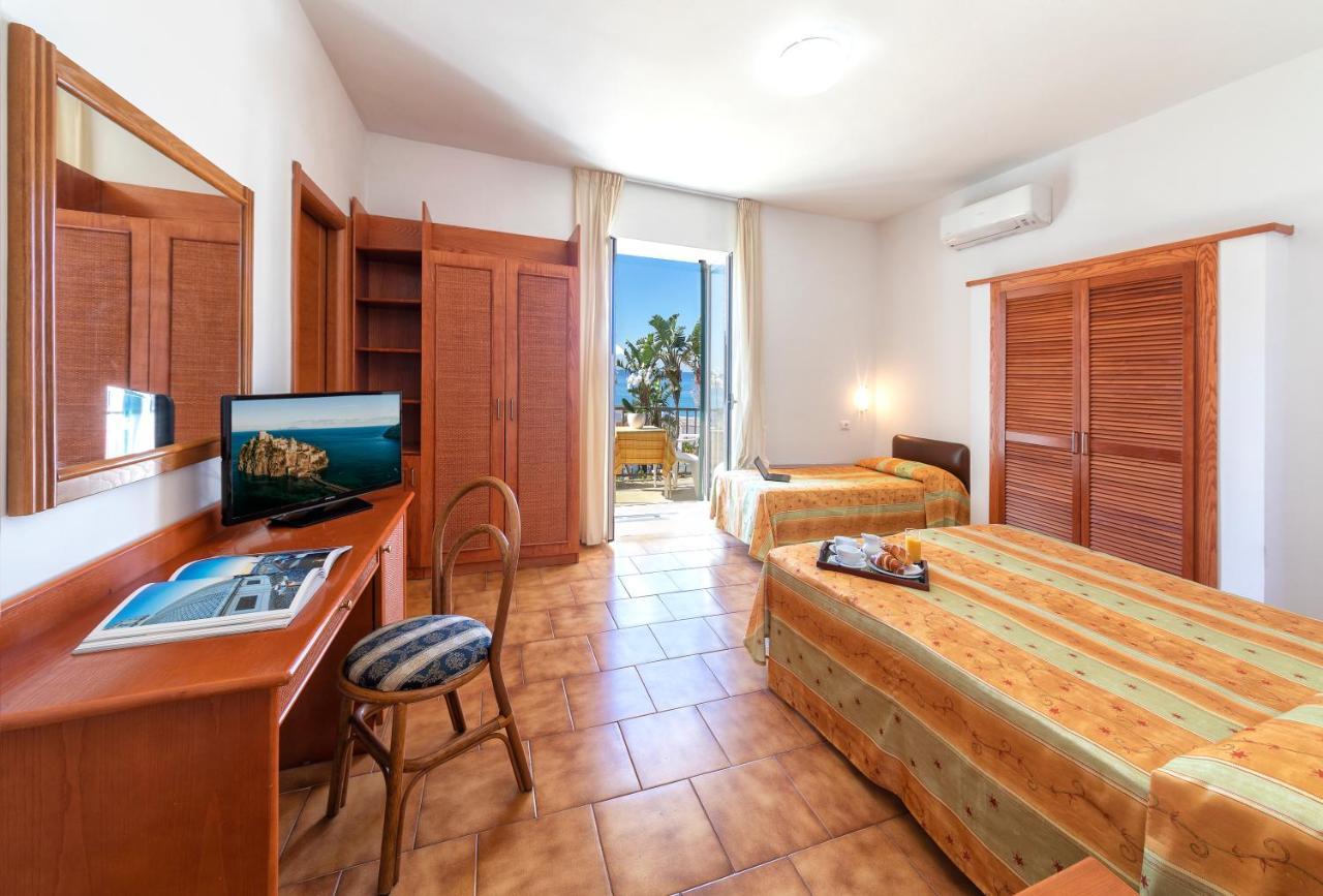 Chambre Triple - Vue sur Mer