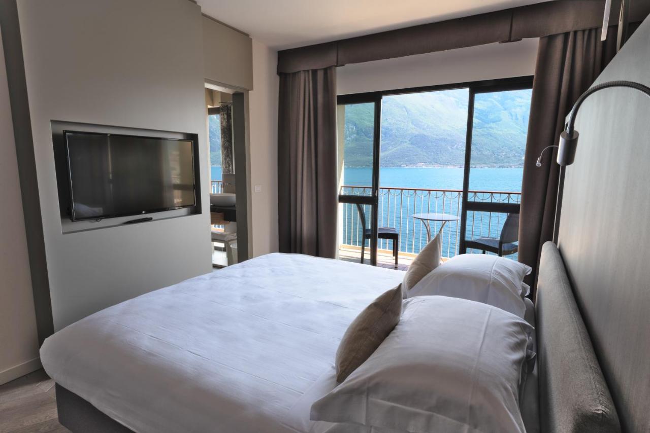 Suite with Lake View,1631554006:JPEG