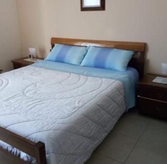 Single Room with Shared Bathroom