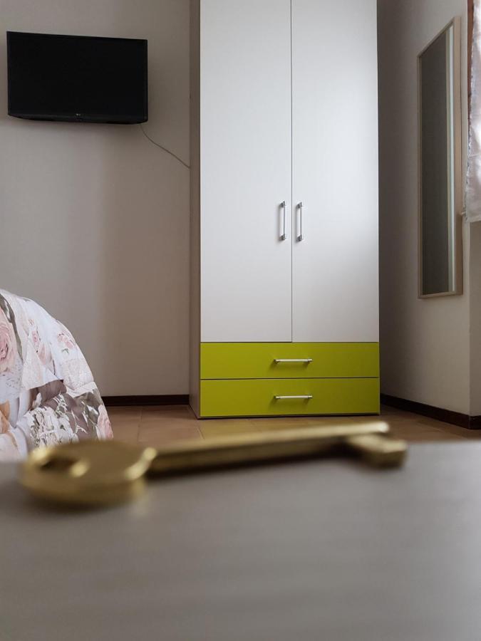 Single Room with Private External Bathroom,1033236686:JPEG