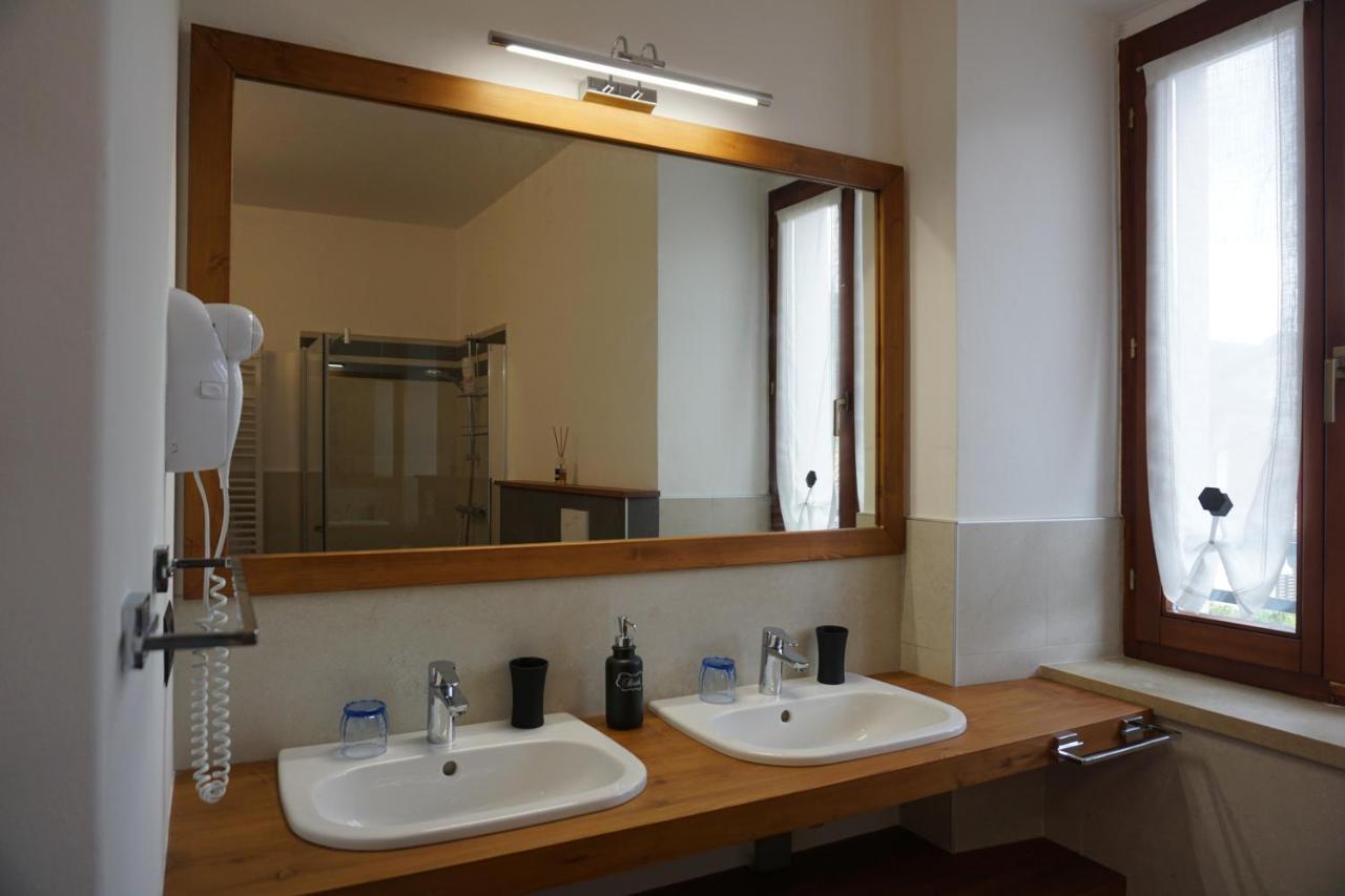 Tweepersoonskamer met Gedeelde Badkamer