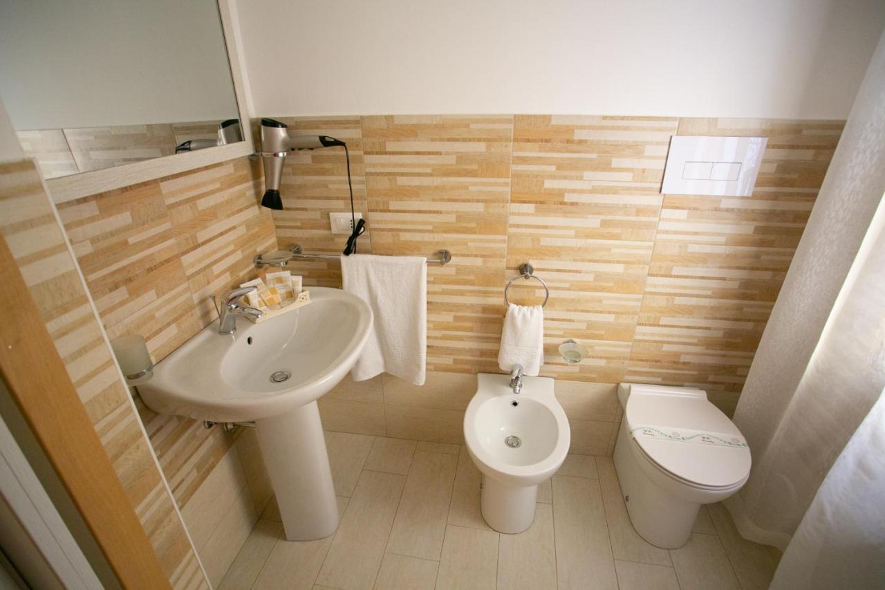 Luxury Quadruple Room,1033752089:JPEG