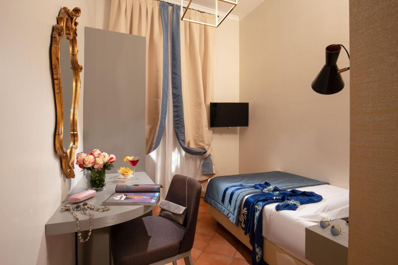 Single Room Via dei Greci 23,1037921542:JPEG
