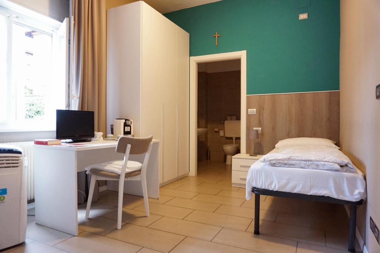 Camera Doppia con Letti Singoli con Bagno Privato