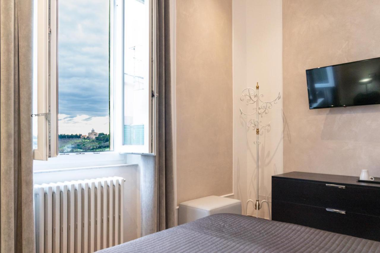 Large Double or Twin Room