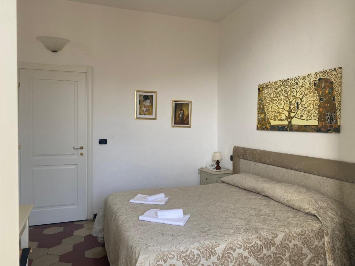 Standard Plus Double or Twin Room,1081225996:JPEG