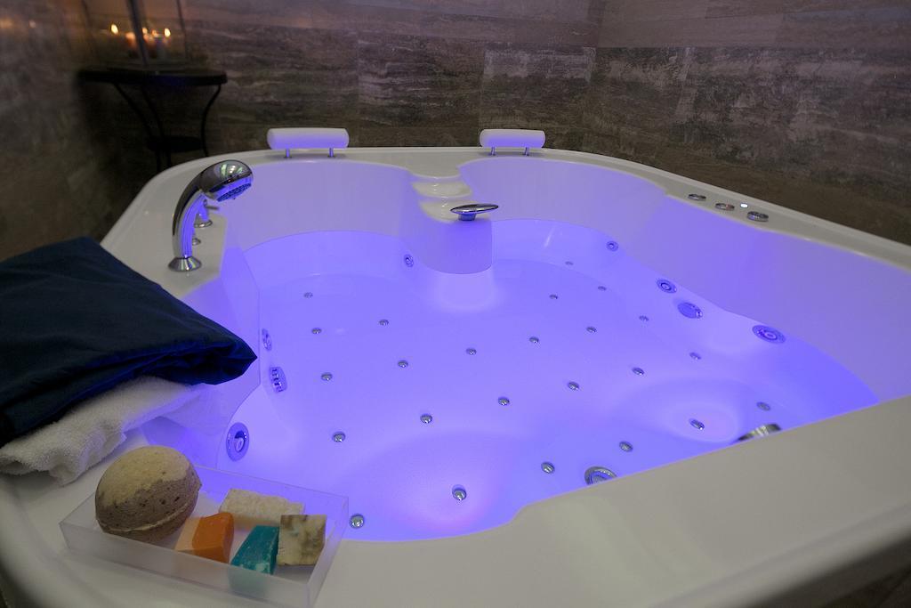Apartament typu Suite z wanną z hydromasażem