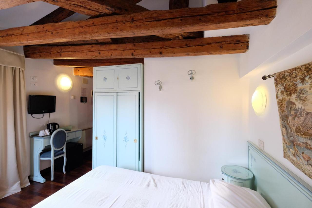 Quarto Standard com Cama de Casal ou 2 de Solteiro