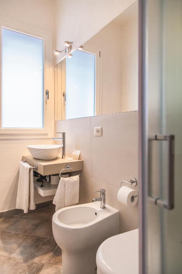 Double or Twin Room,1084305592:JPEG