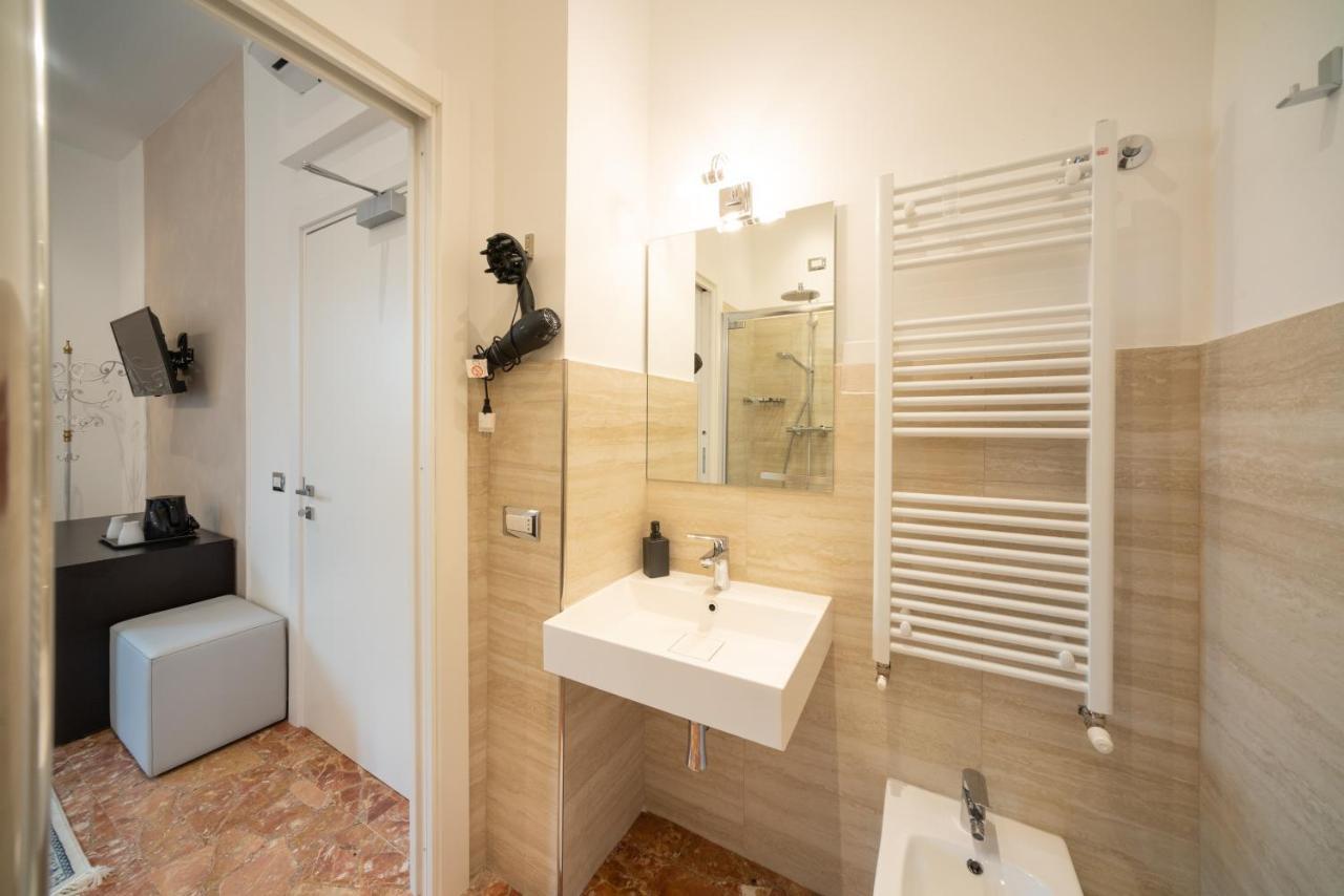 Large Double or Twin Room