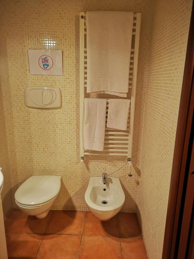Single Room Bathroom