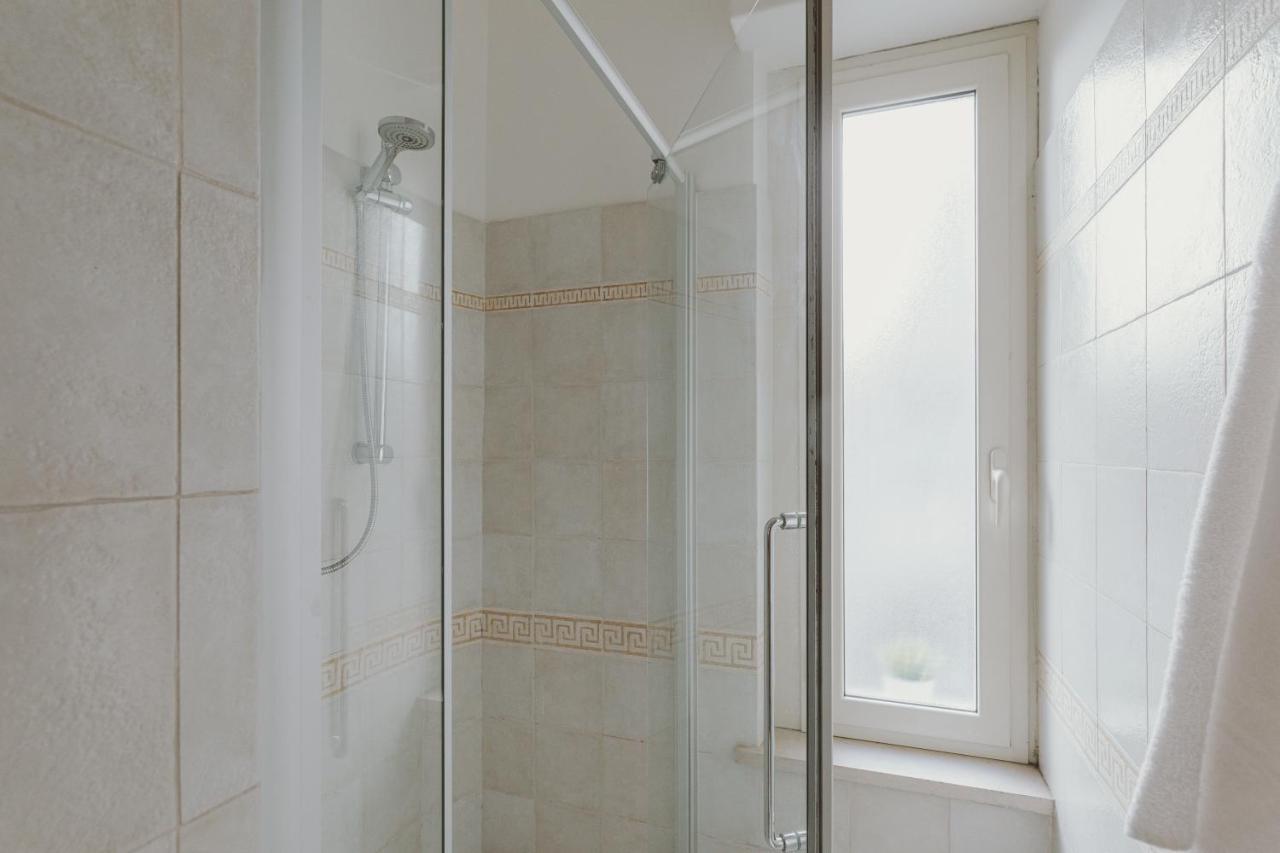 Double Room with Balcony,1111207398:JPEG