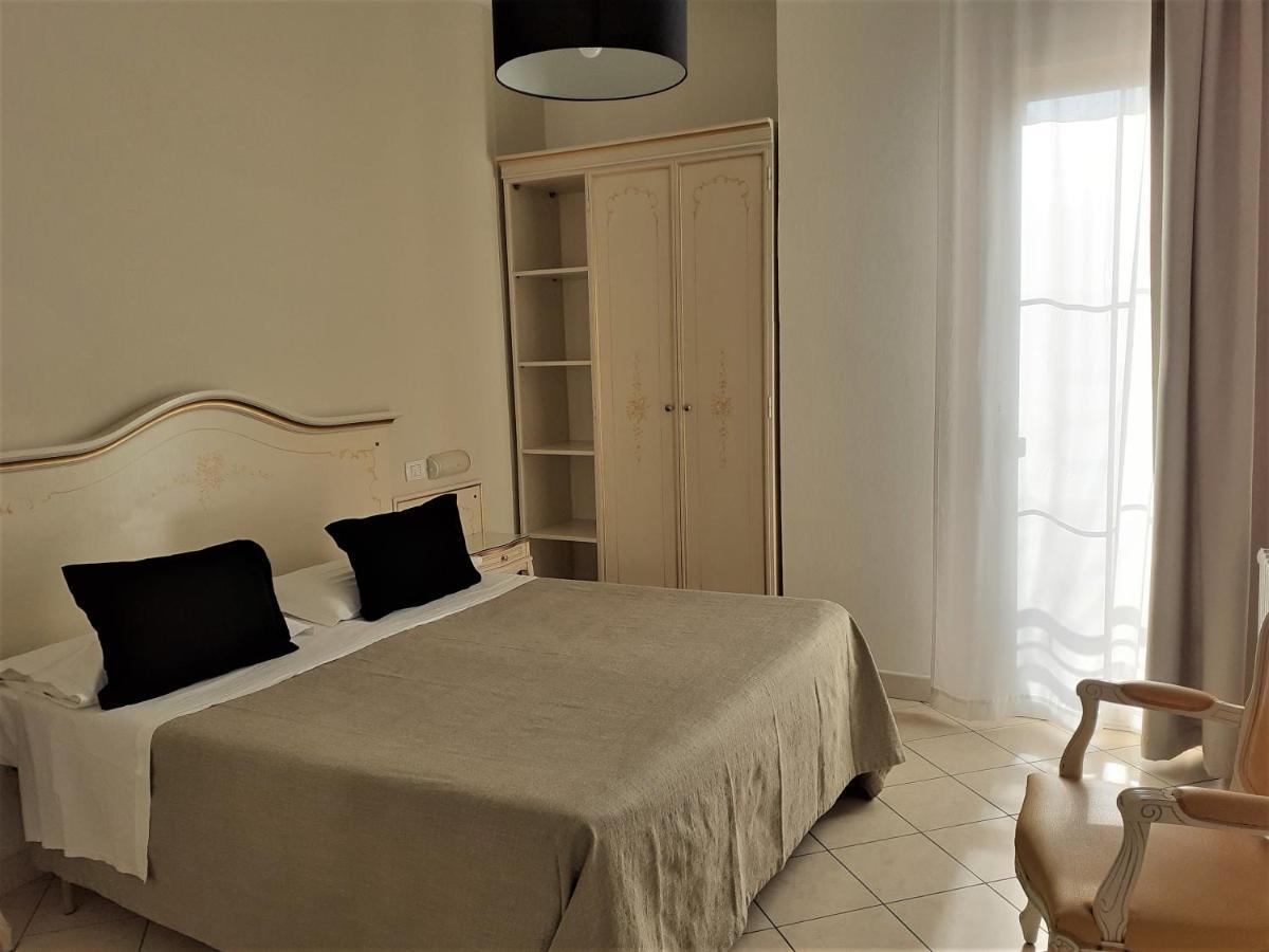 Large Double Room,1077872578:JPEG