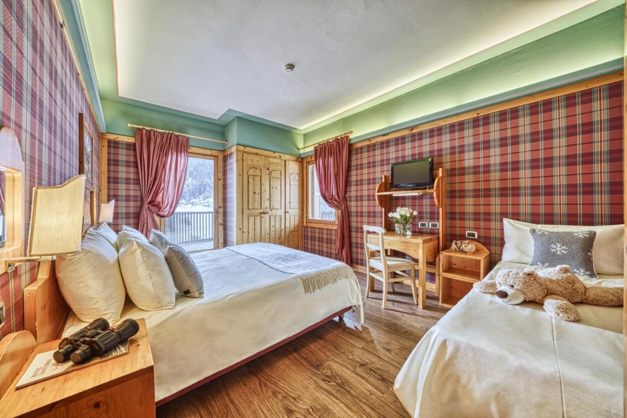 Superior Double Room with Extra Bed and Balcony,1085750929:JPEG