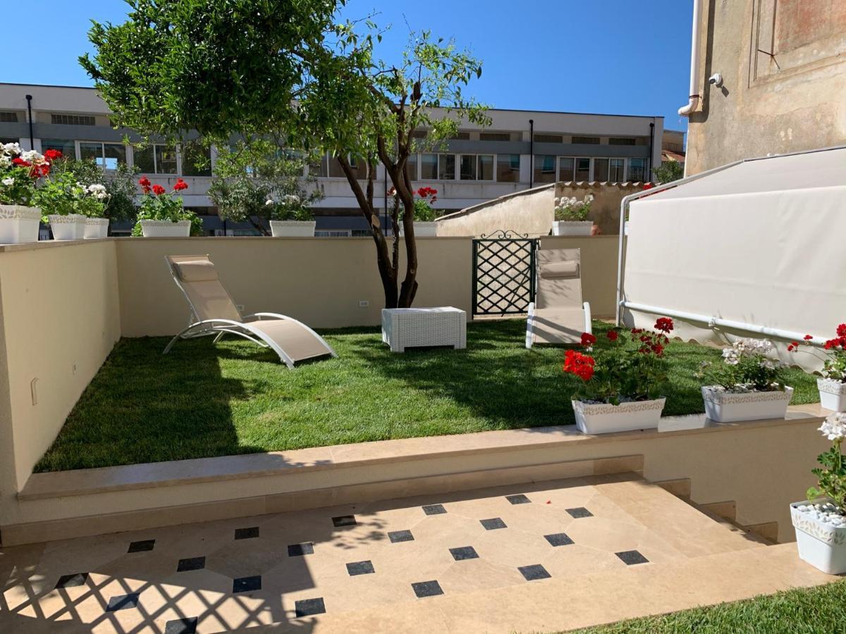 Chambre Lit Queen-Size - Vue sur Jardin