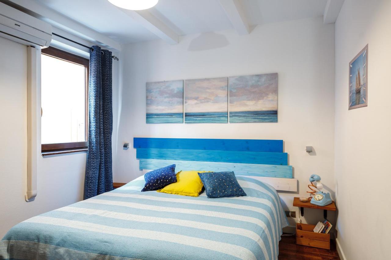 Quarto com Cama de Casal ou 2 de Solteiro e Banheiro Privativo
