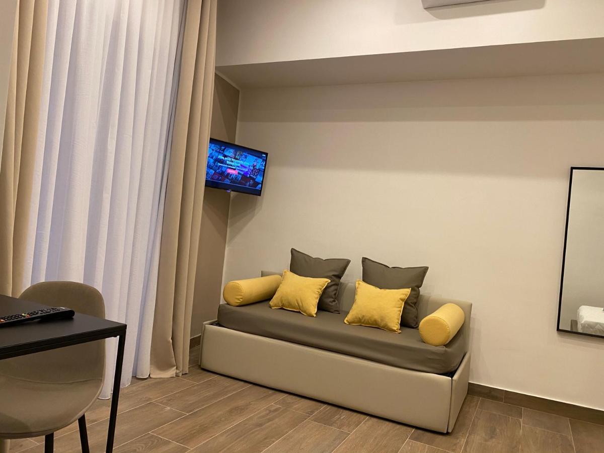 Deluxe Family Room,1093828551:JPEG