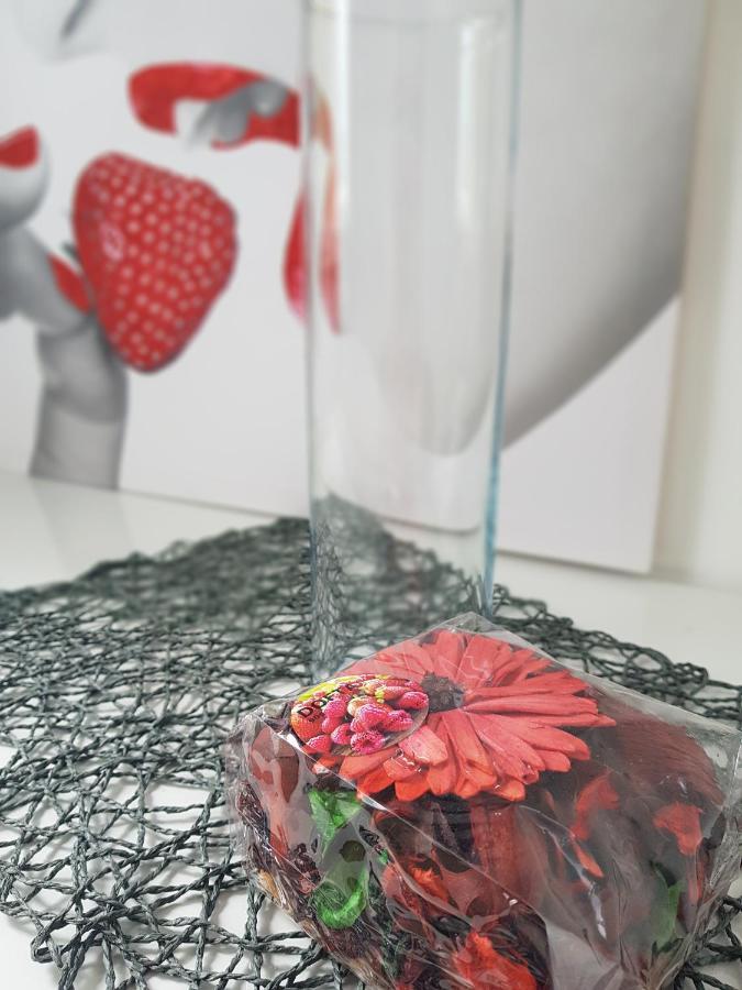 Twin Room,1415370252:JPEG