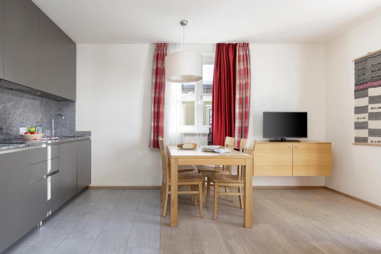 Two-Bedroom Apartment,1094319924:JPEG