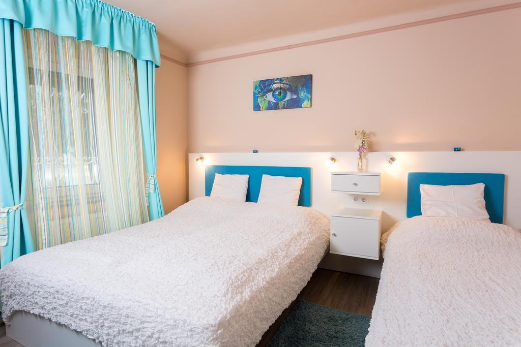 Single Room with Balcony and Sea View,109783116:JPEG