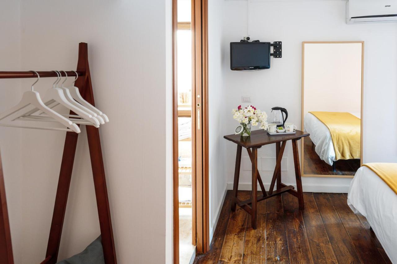 Quarto com Cama de Casal ou 2 de Solteiro