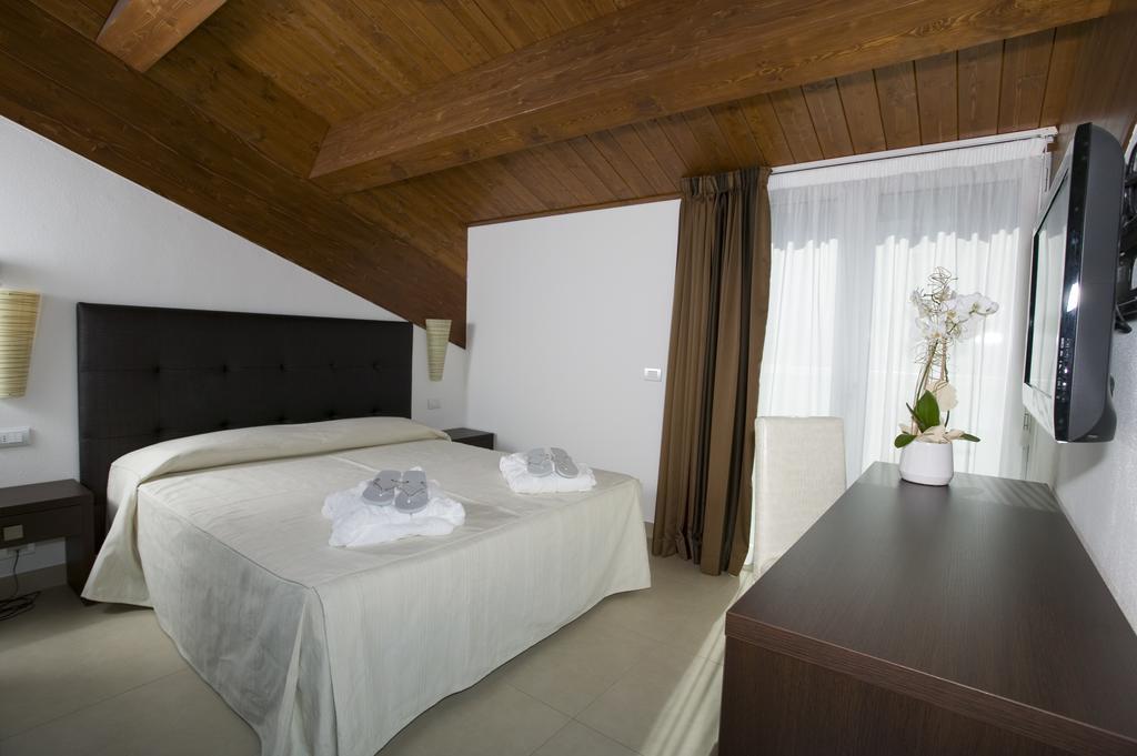 Deluxe Room,378451351:JPEG