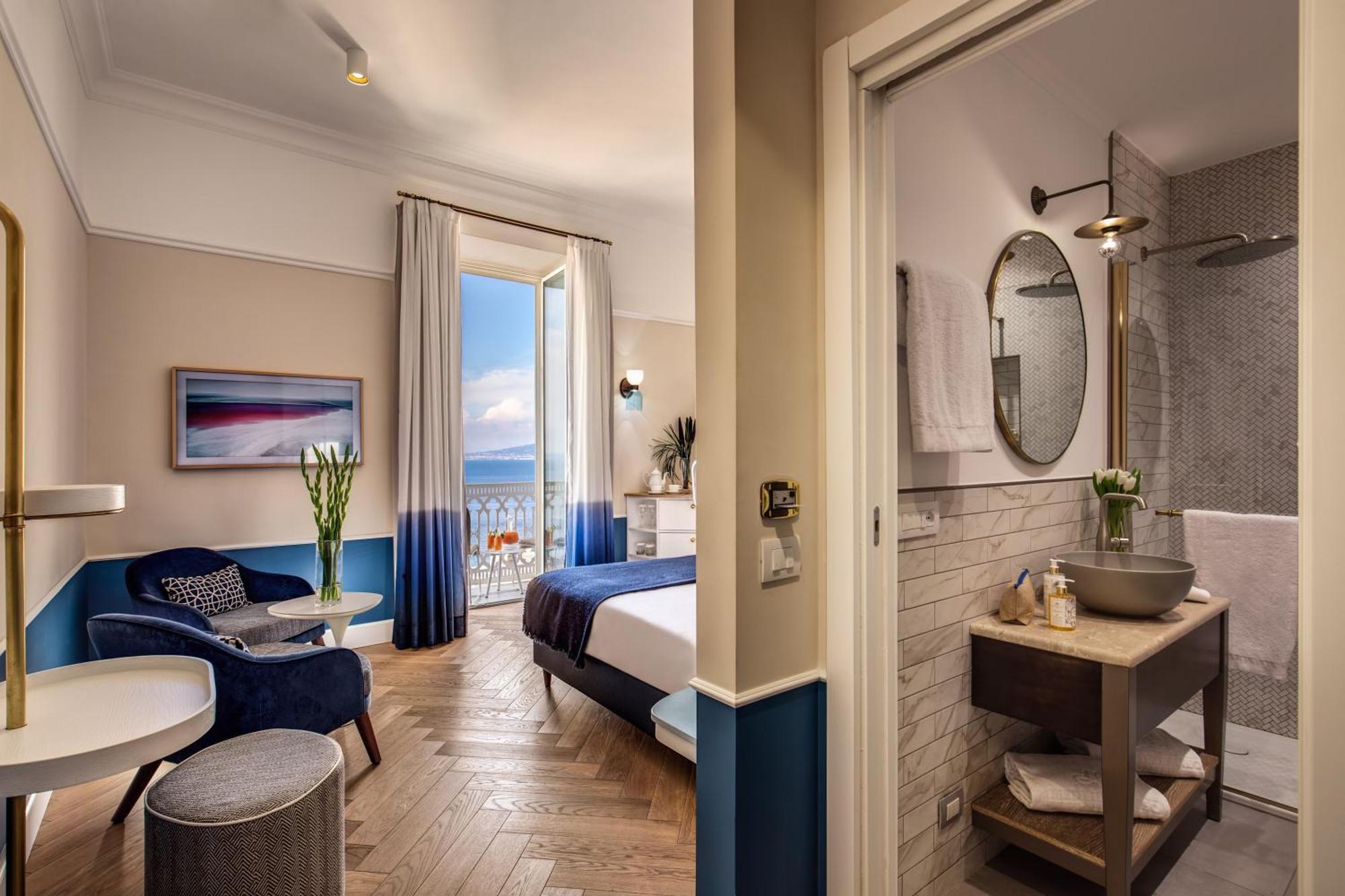 Deluxe Double Room with Balcony and Sea View,992844571:JPEG