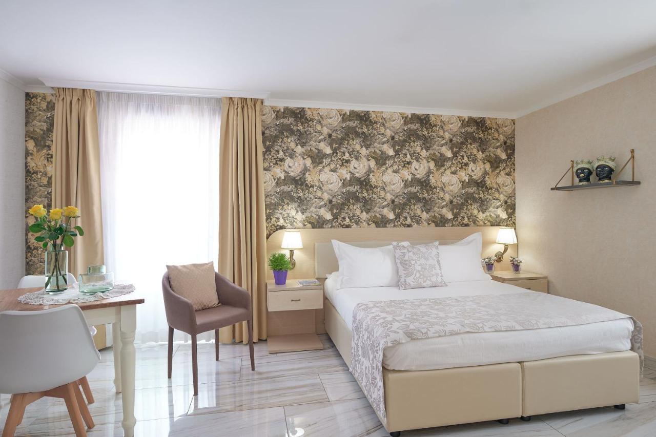 Premium Quadruple Room,1099006911:JPEG