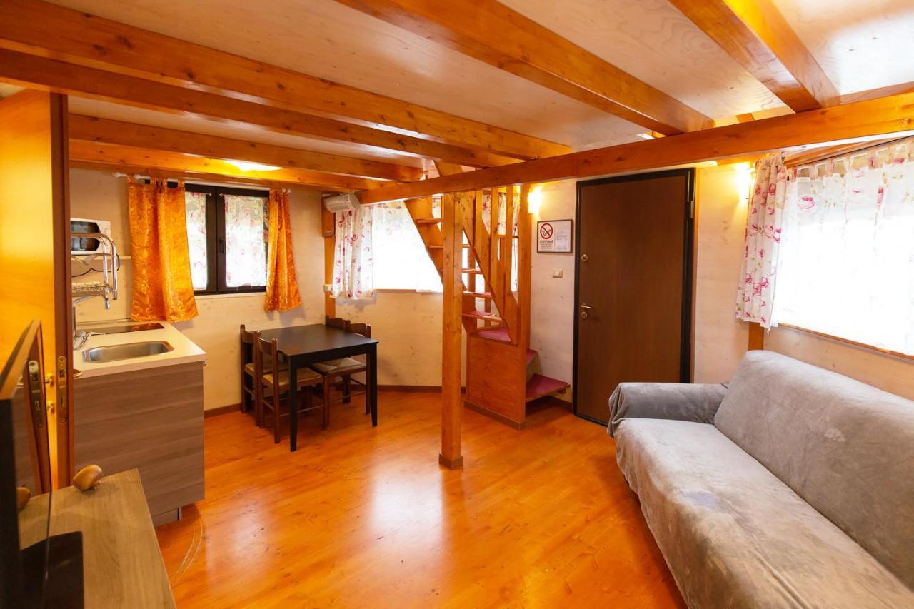 Deluxe Apartment,1110756450:JPEG
