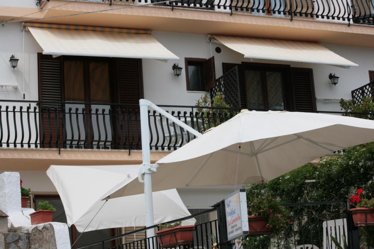 Camera Matrimoniale con Balcone e Vista Mare