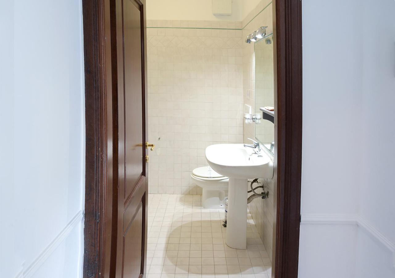 Deluxe Double Room with Extra Bed,1101302088:JPEG