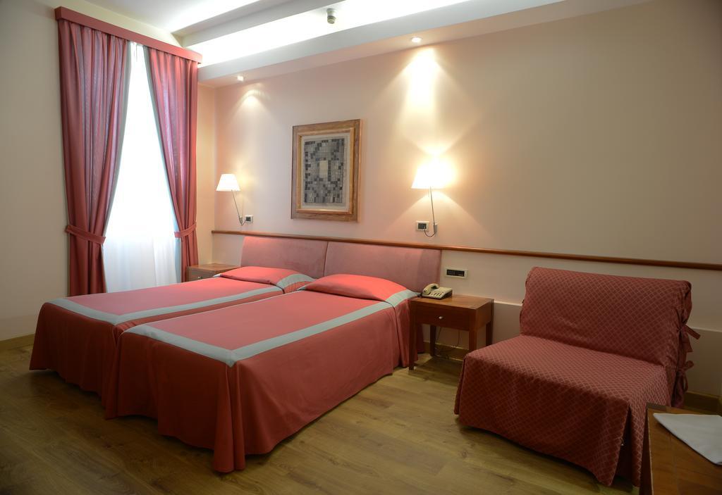 Standard Double or Twin Room,66819283:JPEG
