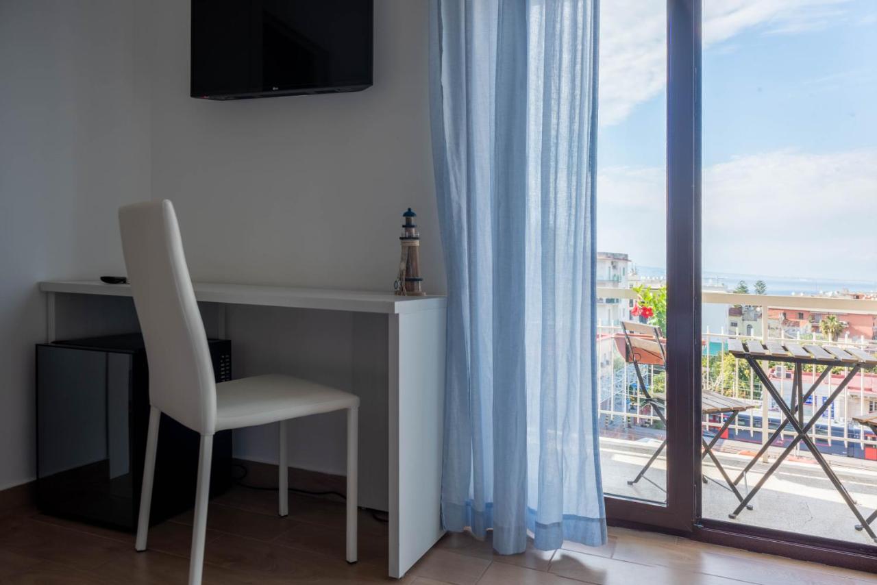 Economy Double Room with Sea View,1102929081:JPEG