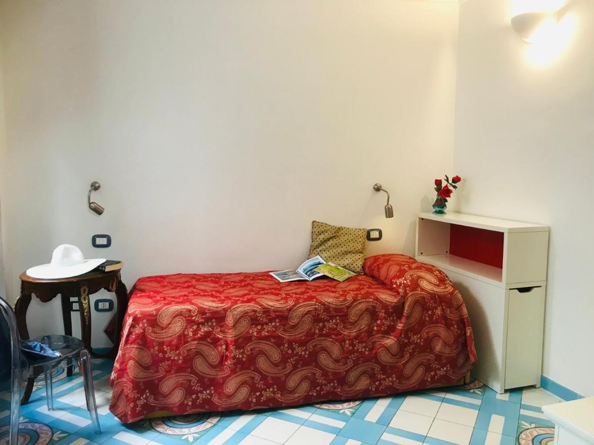 Chambre Simple avec Vue sur Rue