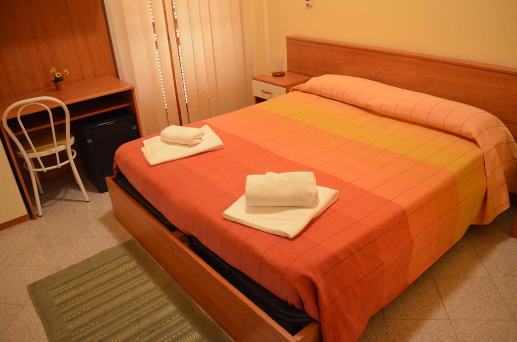Camera Tripla con Vista Mare