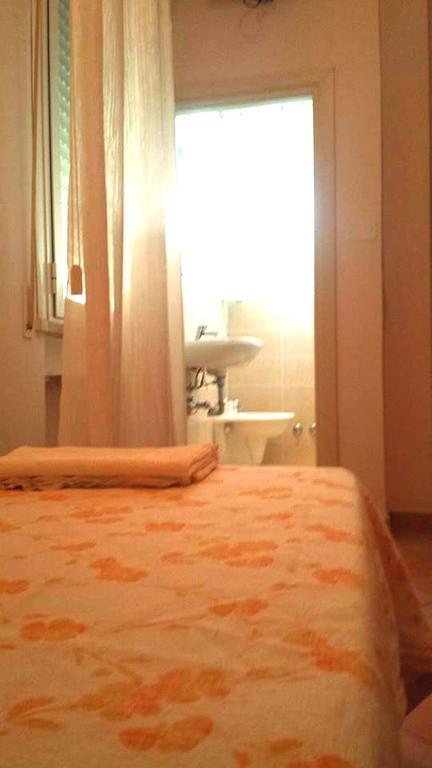 Single Room,111088242:JPEG