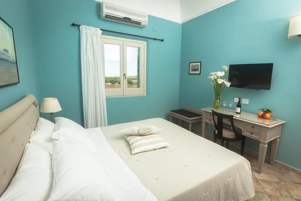 Deluxe Double or Twin Room with Sea View,1112146260:JPEG