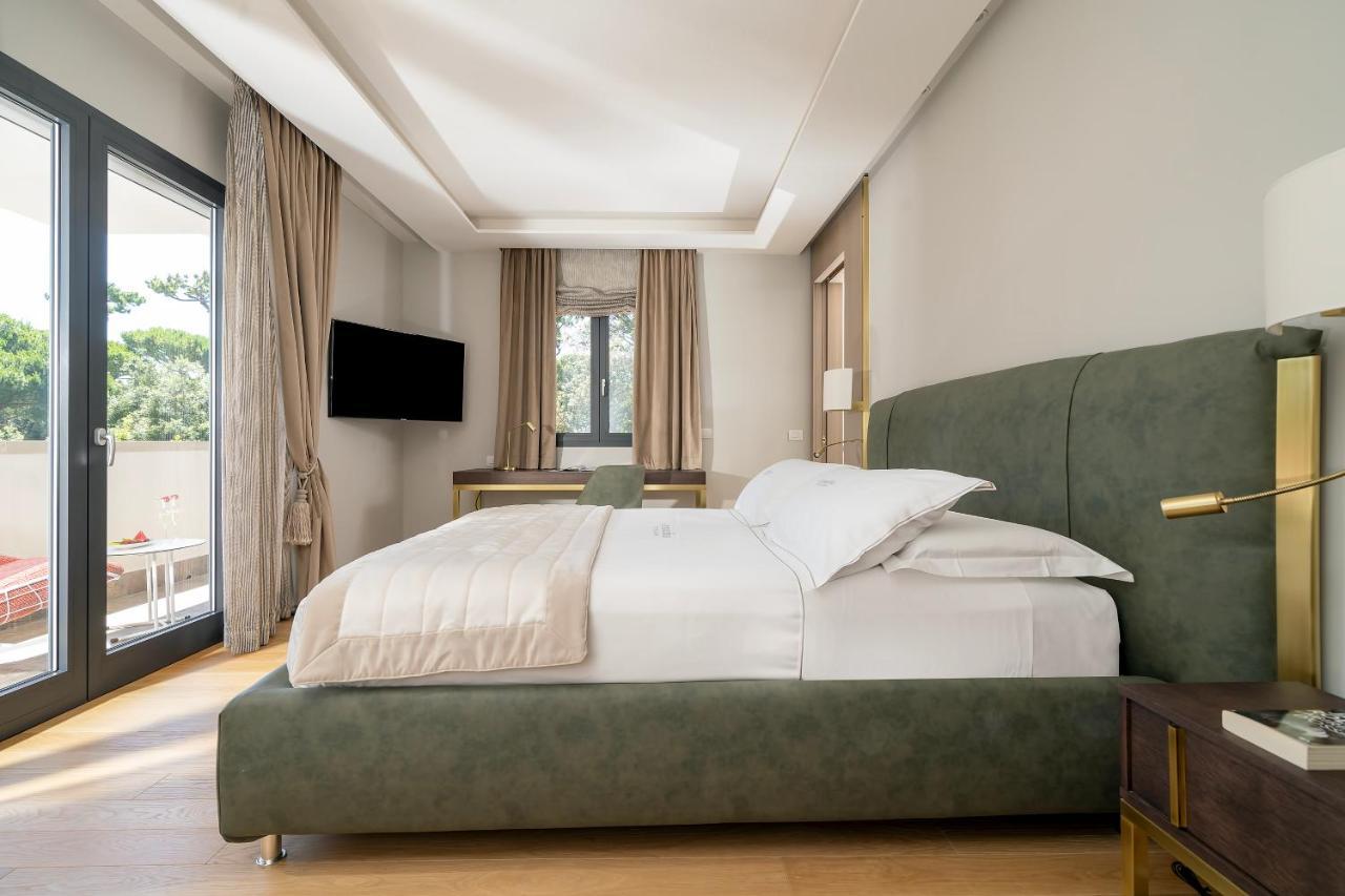 Signature Suite