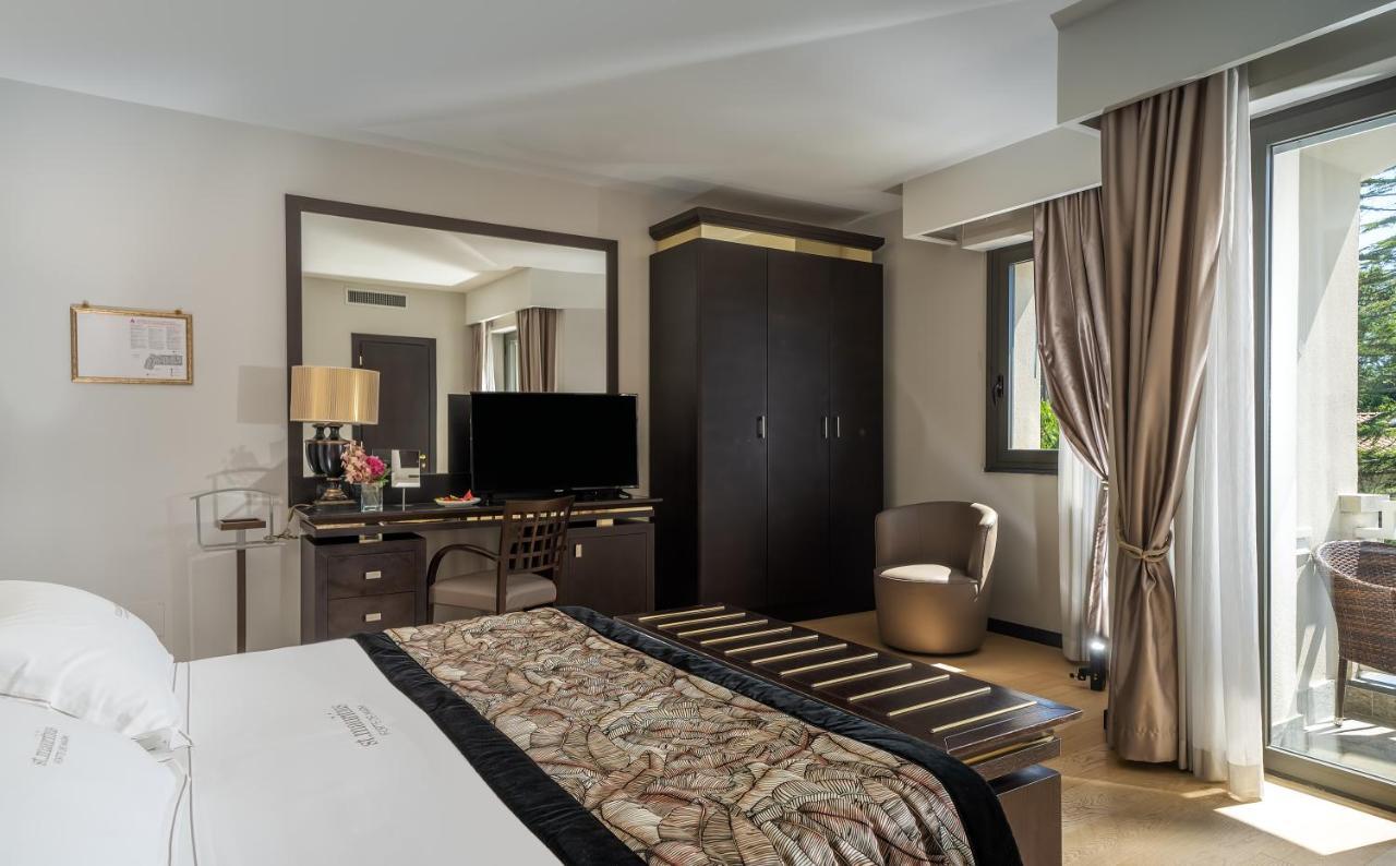 Deluxe Double or Twin Room,1116162858:JPEG